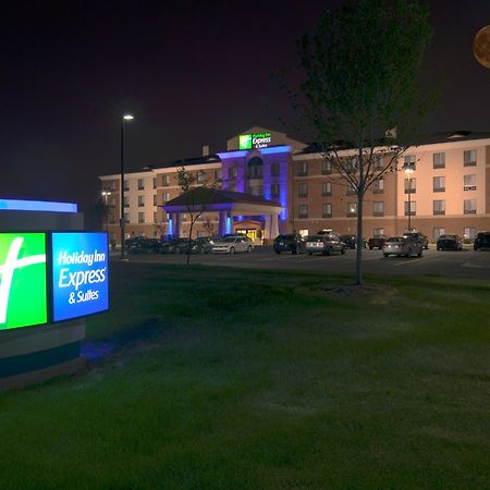 Holiday Inn Express And Suites Detroit North-Troy By Ihg Buitenkant foto