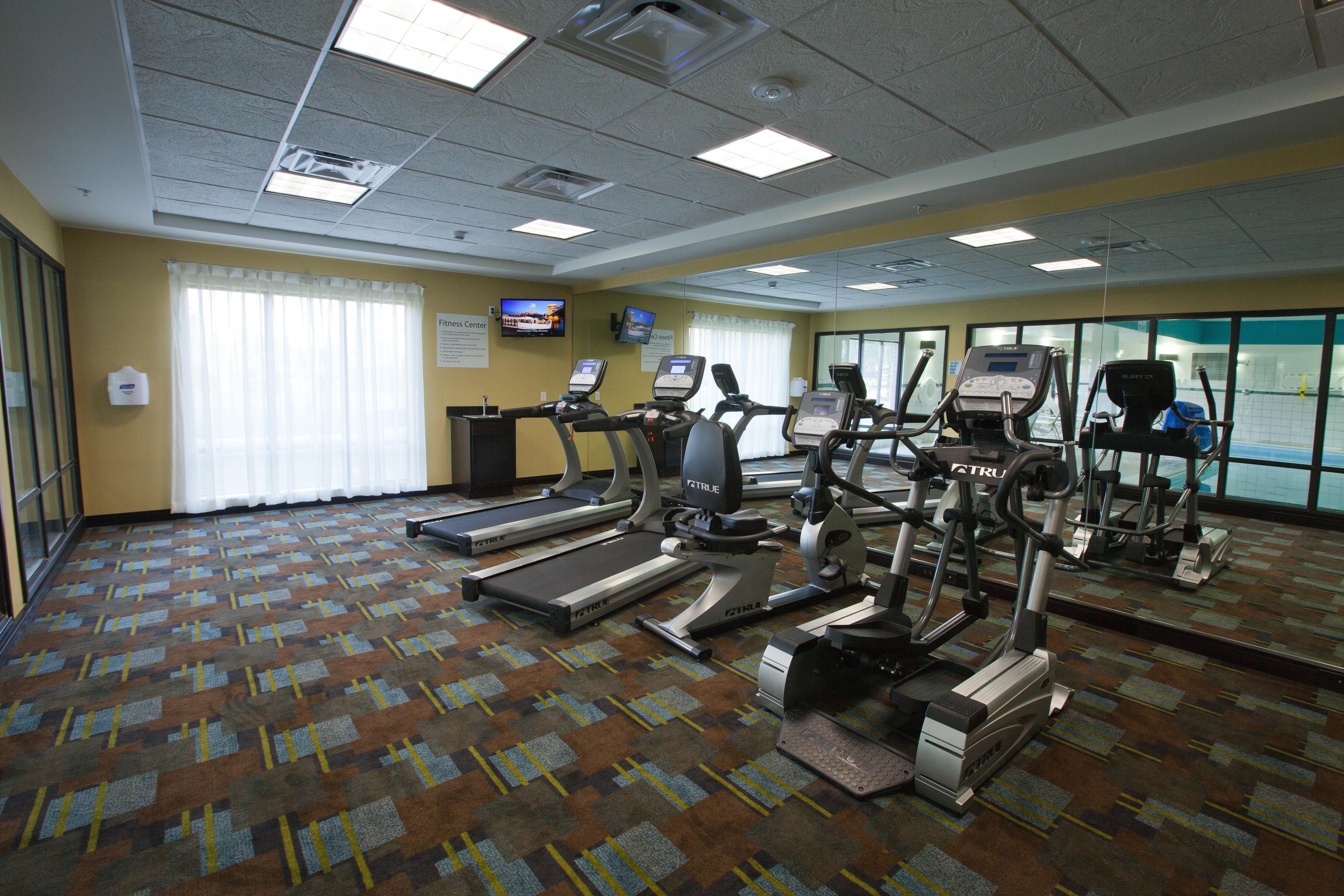 Holiday Inn Express And Suites Detroit North-Troy By Ihg Buitenkant foto