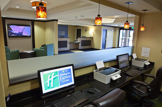 Holiday Inn Express And Suites Detroit North-Troy By Ihg Buitenkant foto